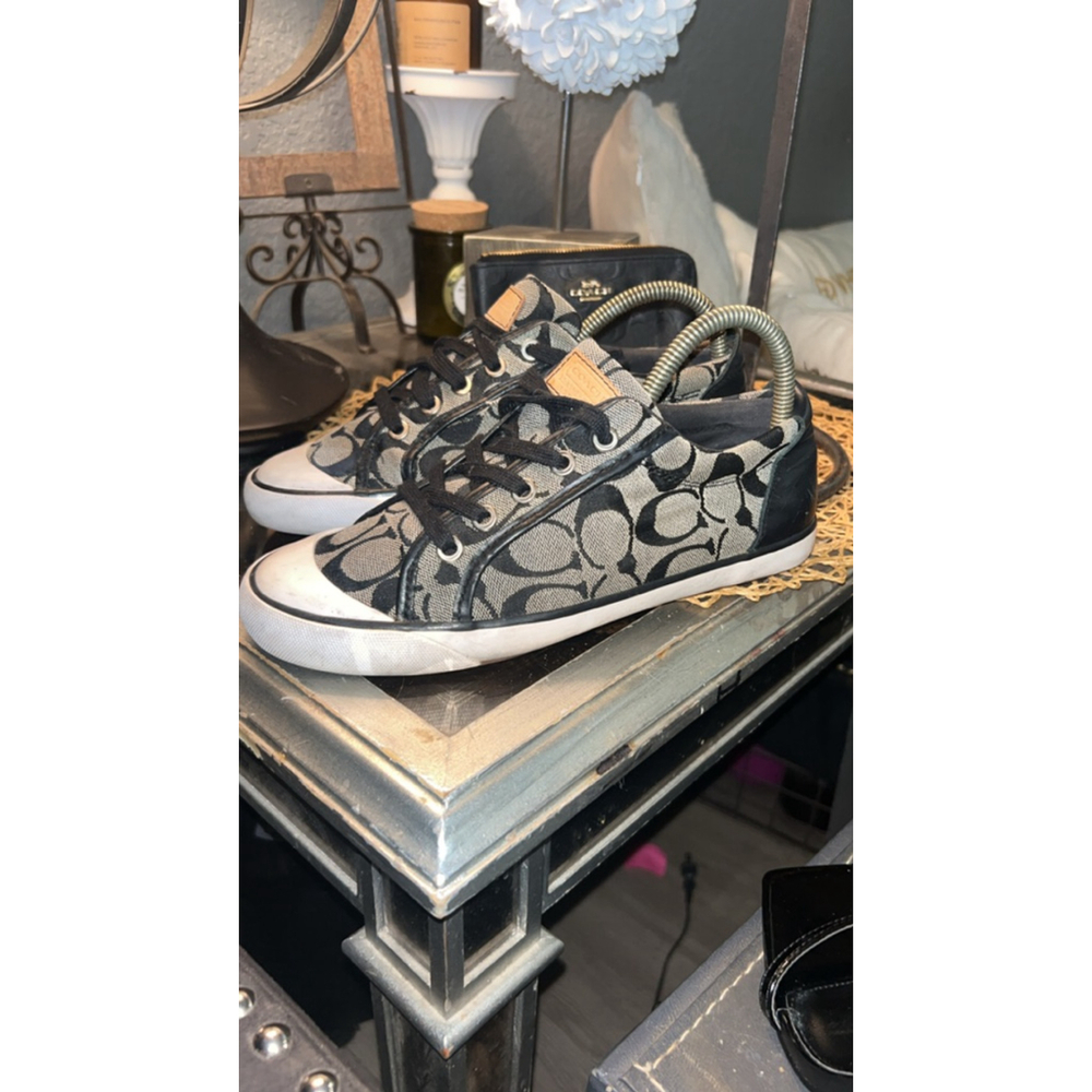 Women's Coach Black and White Signature Canvas Sneakers Size 7.5 - Picture 2 of 6